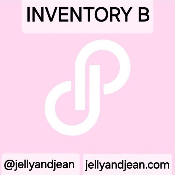 ☃️❄️ Red Holiday Embroidered Ugly Christmas Sweater Button Up Vest Size Medium - Picture 9 of 9